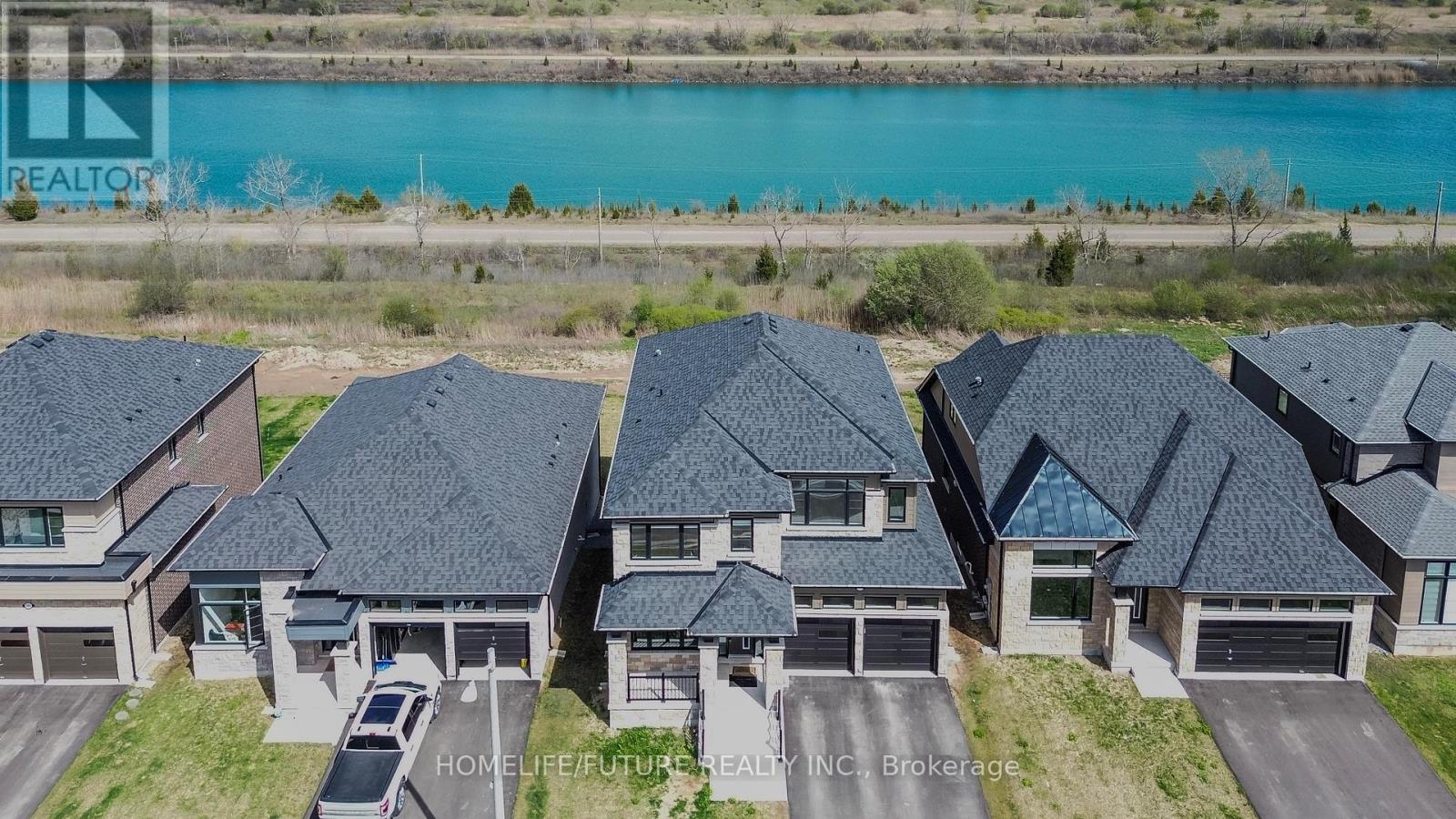 114 Shoreview Drive, Welland, Ontario  L3B 0H3 - Photo 3 - X12145933