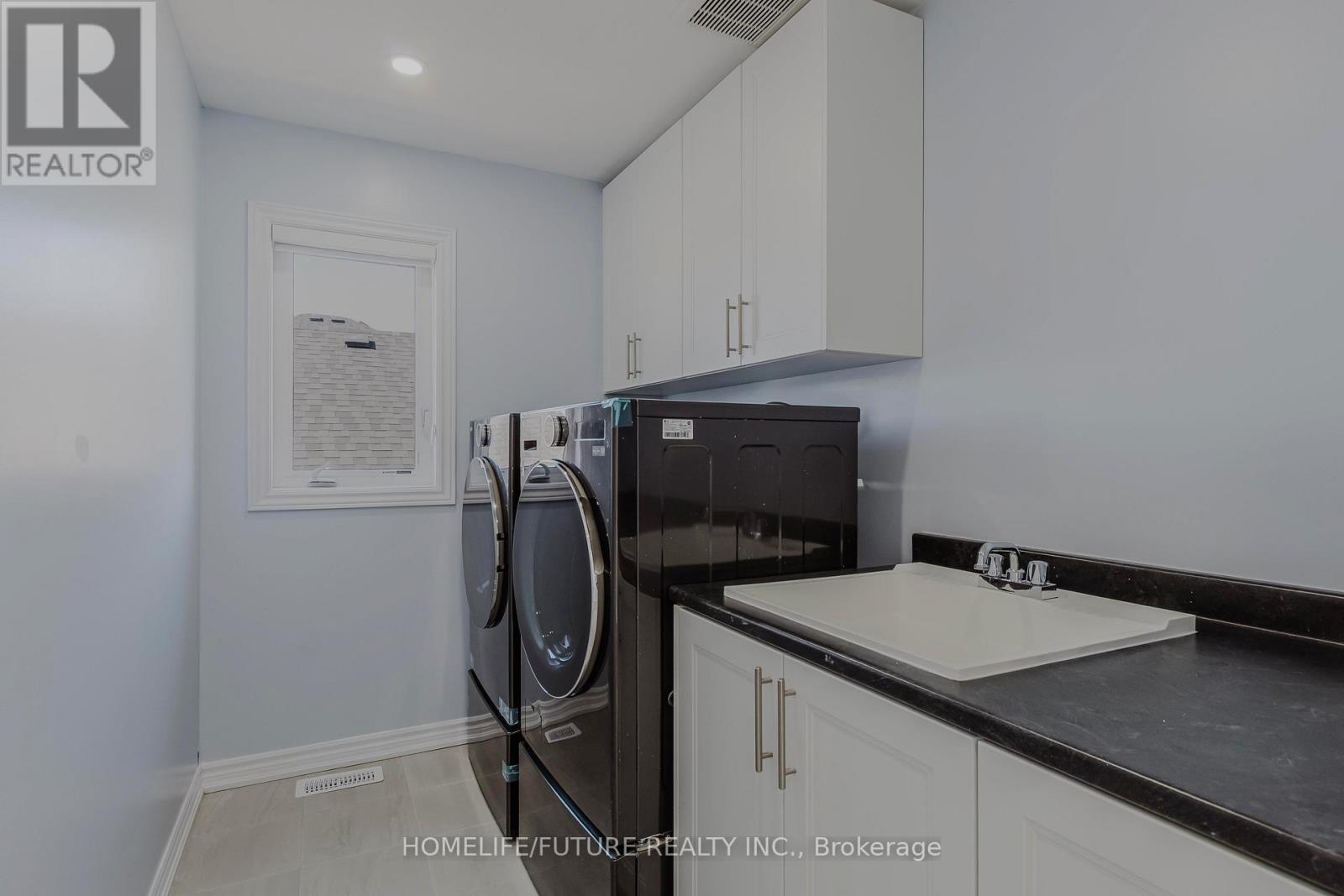114 Shoreview Drive, Welland, Ontario  L3B 0H3 - Photo 21 - X12145933