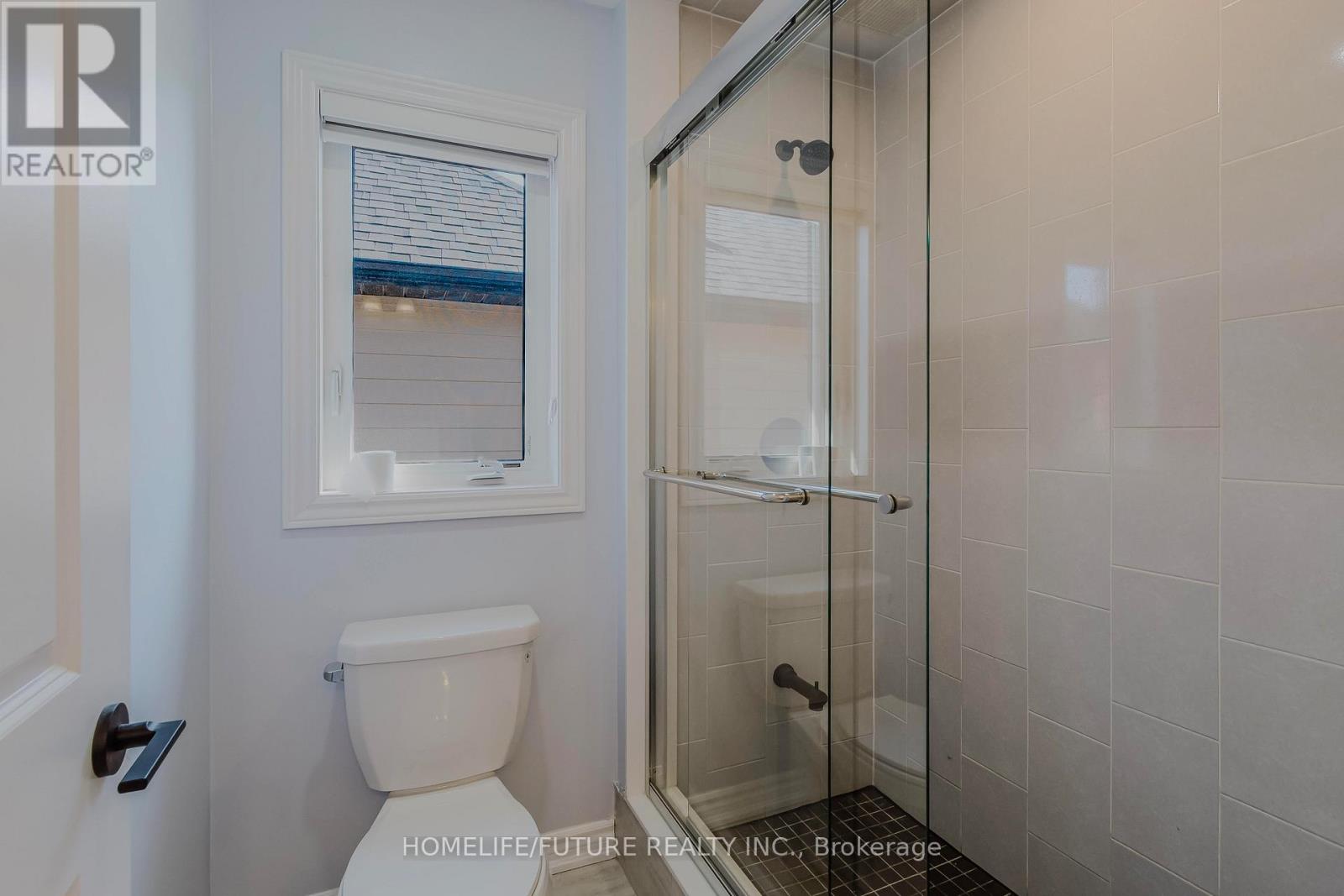 114 Shoreview Drive, Welland, Ontario  L3B 0H3 - Photo 23 - X12145933
