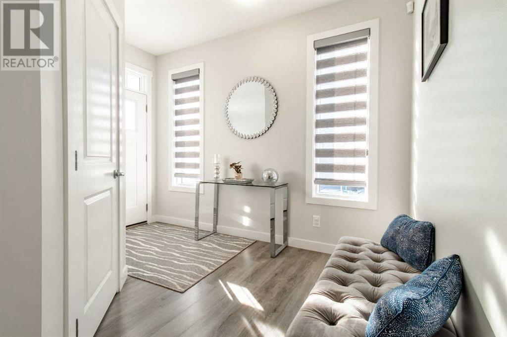Property at 51 Crestbrook Link SW image 3