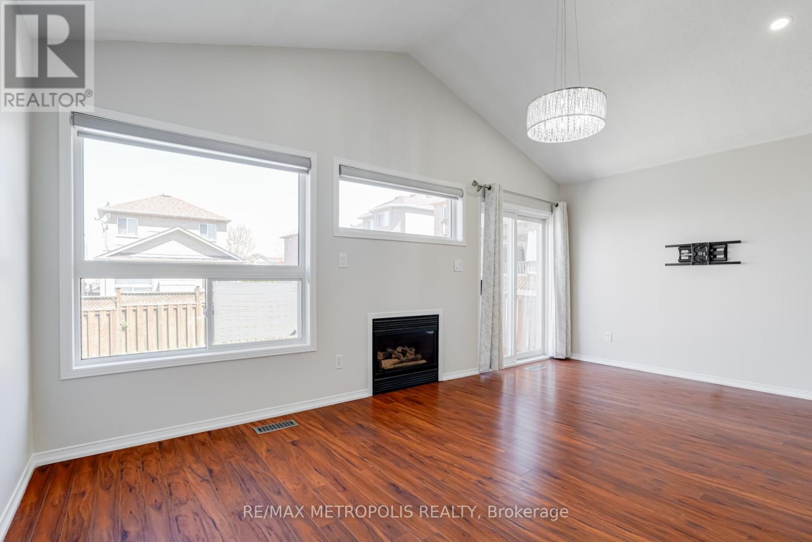 26 Perfitt Crescent, Ajax, Ontario  L1Z 1J4 - Photo 10 - E12146061