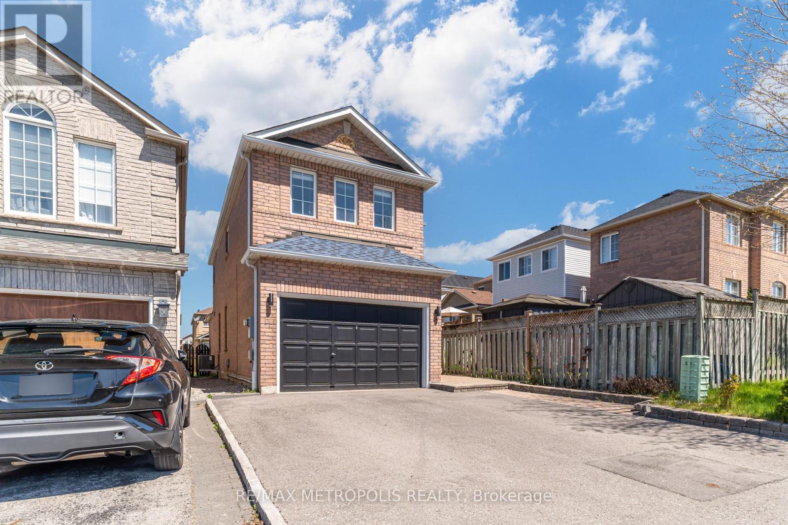 26 Perfitt Crescent, Ajax, Ontario  L1Z 1J4 - Photo 2 - E12146061