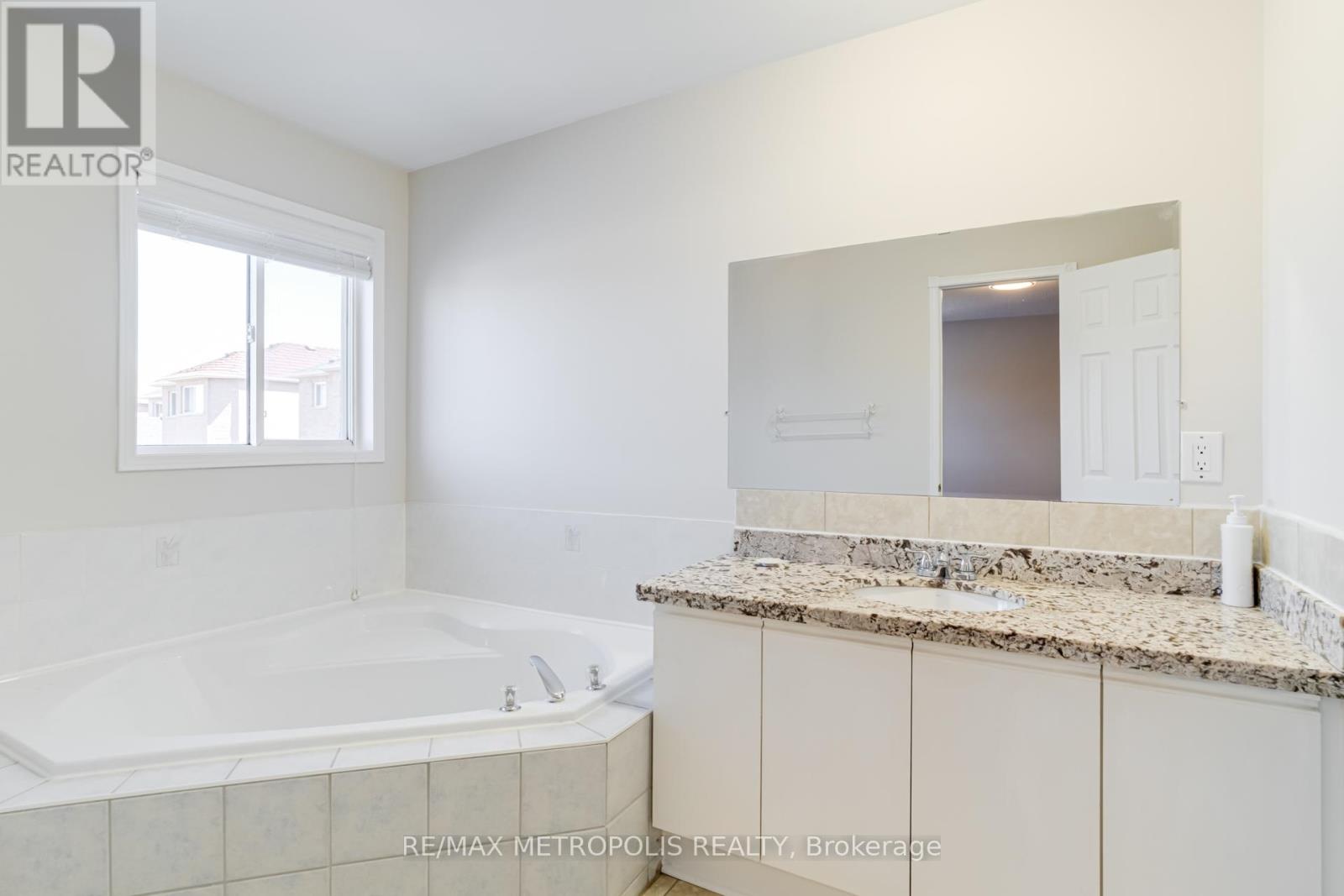 26 Perfitt Crescent, Ajax, Ontario  L1Z 1J4 - Photo 20 - E12146061