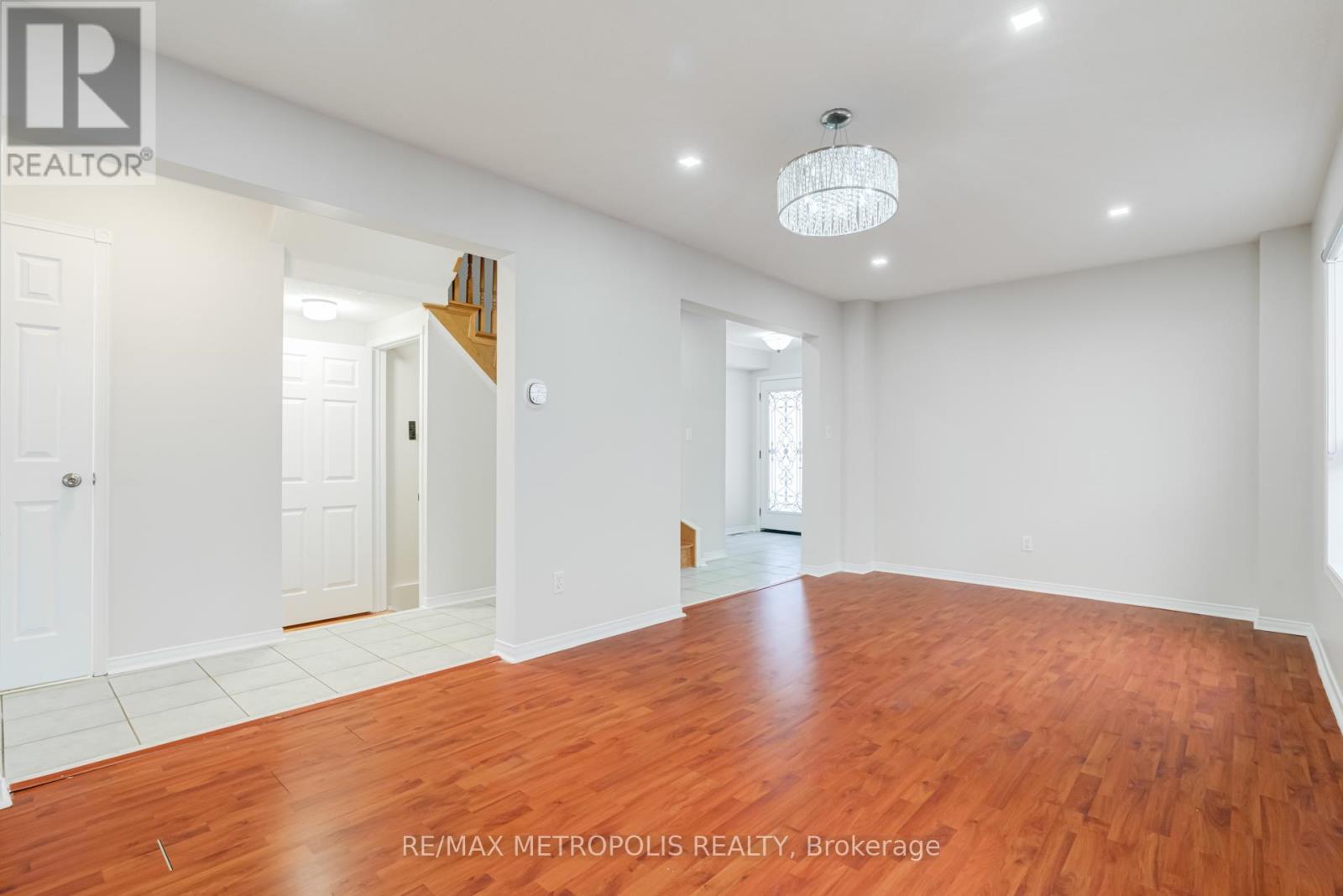 26 Perfitt Crescent, Ajax, Ontario  L1Z 1J4 - Photo 6 - E12146061