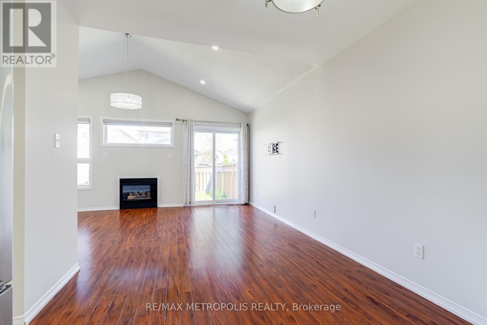 26 Perfitt Crescent, Ajax, Ontario  L1Z 1J4 - Photo 8 - E12146061