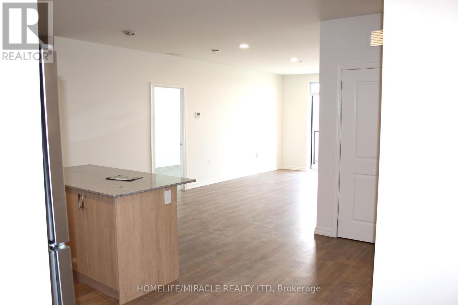 613 - 1098 Paisley Road, Guelph (Willow West/sugarbush/west Acres), Ontario  N1K 0E3 - Photo 2 - X12145976