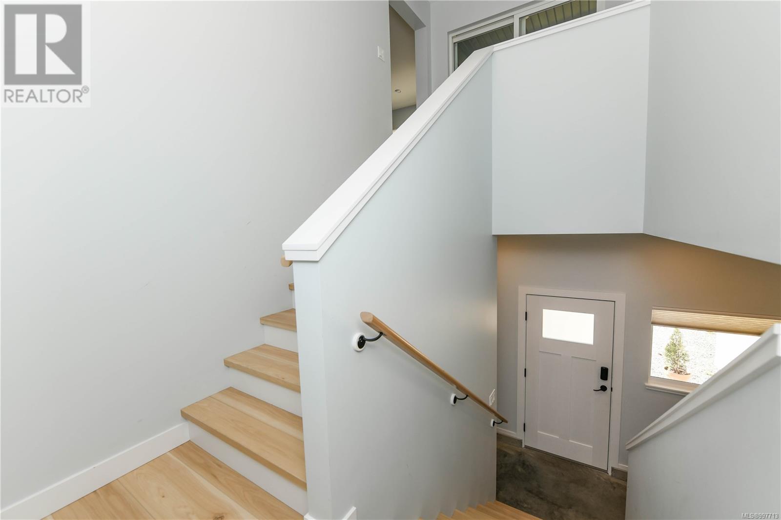 A&b 2589 Dunsmuir Ave, Cumberland, British Columbia  V0R 1S0 - Photo 10 - 997713