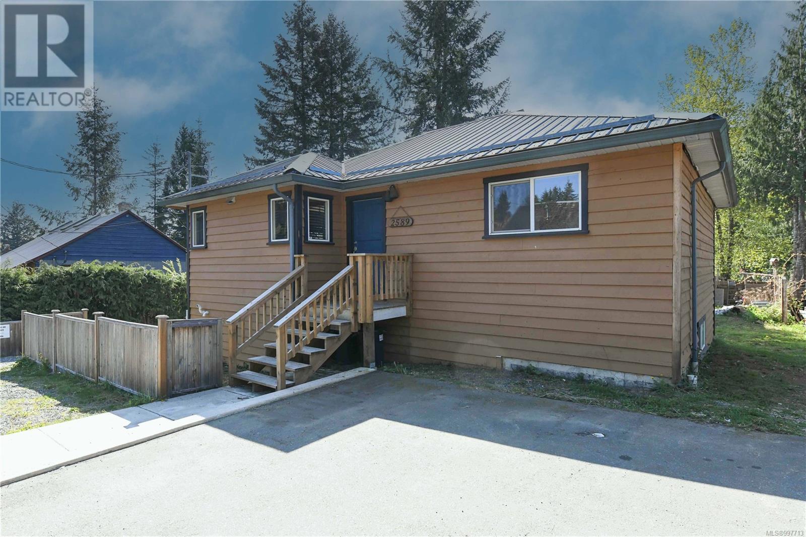 A&b 2589 Dunsmuir Ave, Cumberland, British Columbia  V0R 1S0 - Photo 26 - 997713