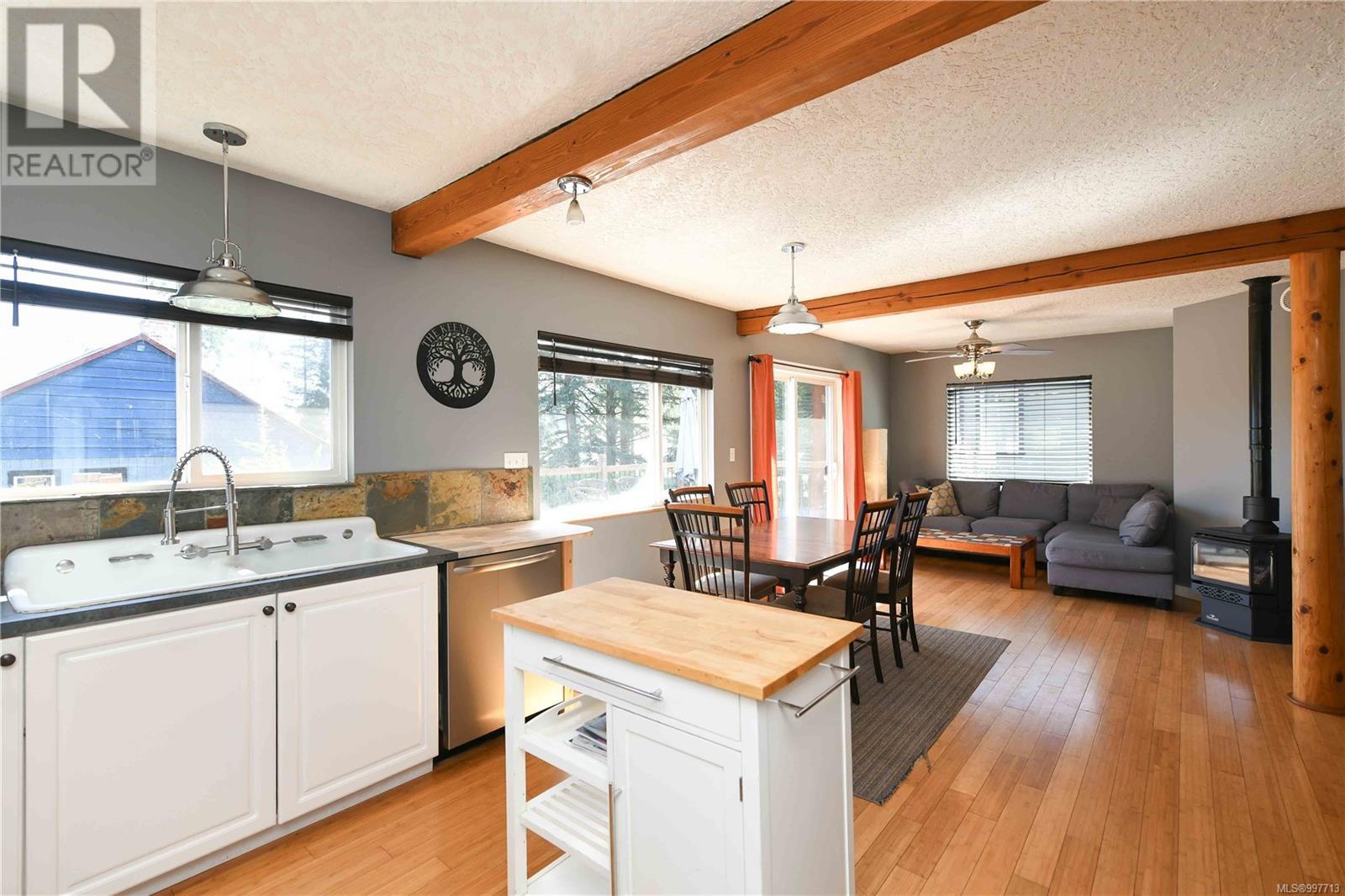 A&b 2589 Dunsmuir Ave, Cumberland, British Columbia  V0R 1S0 - Photo 31 - 997713