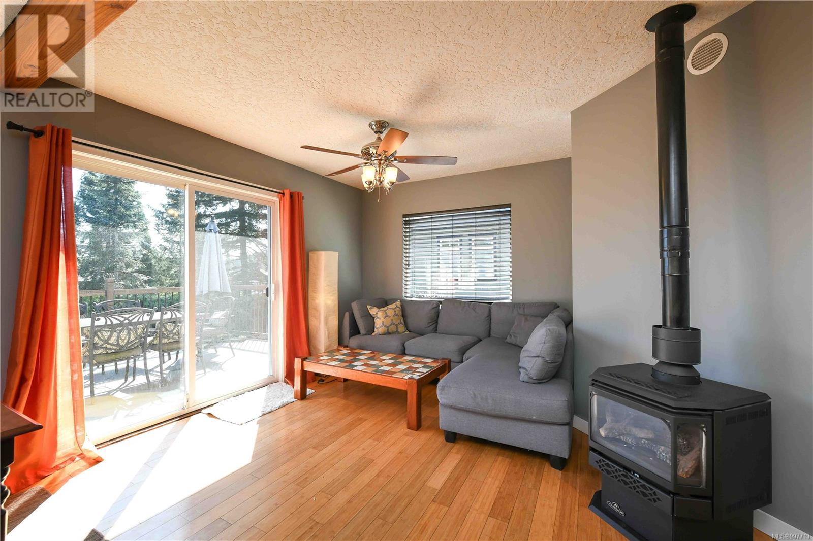 A&b 2589 Dunsmuir Ave, Cumberland, British Columbia  V0R 1S0 - Photo 36 - 997713