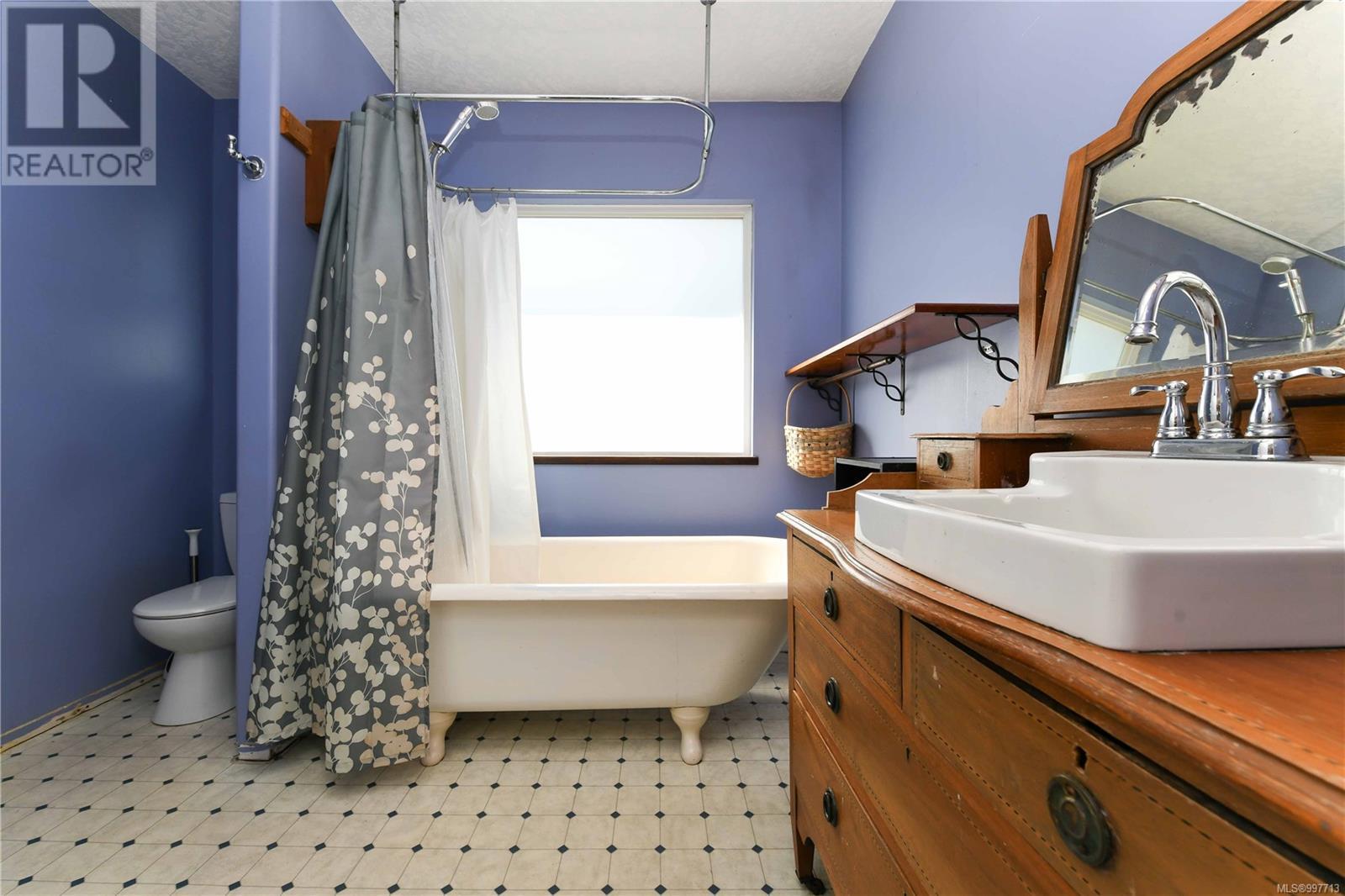 A&b 2589 Dunsmuir Ave, Cumberland, British Columbia  V0R 1S0 - Photo 38 - 997713