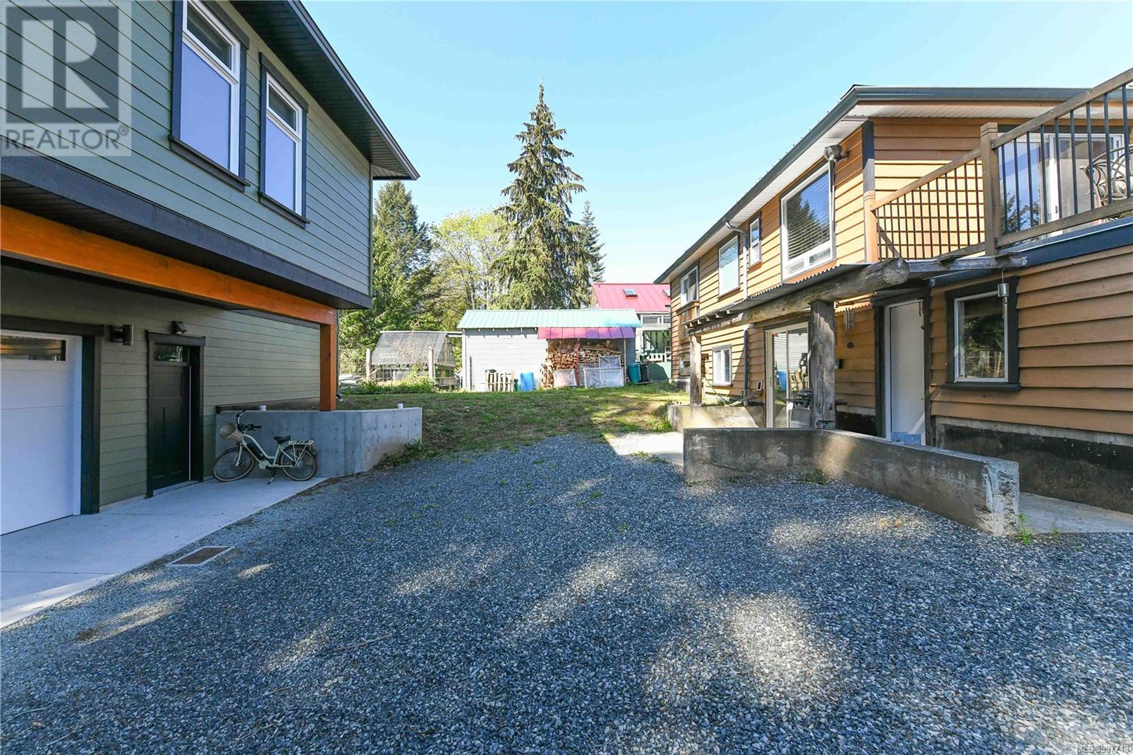 A&b 2589 Dunsmuir Ave, Cumberland, British Columbia  V0R 1S0 - Photo 4 - 997713
