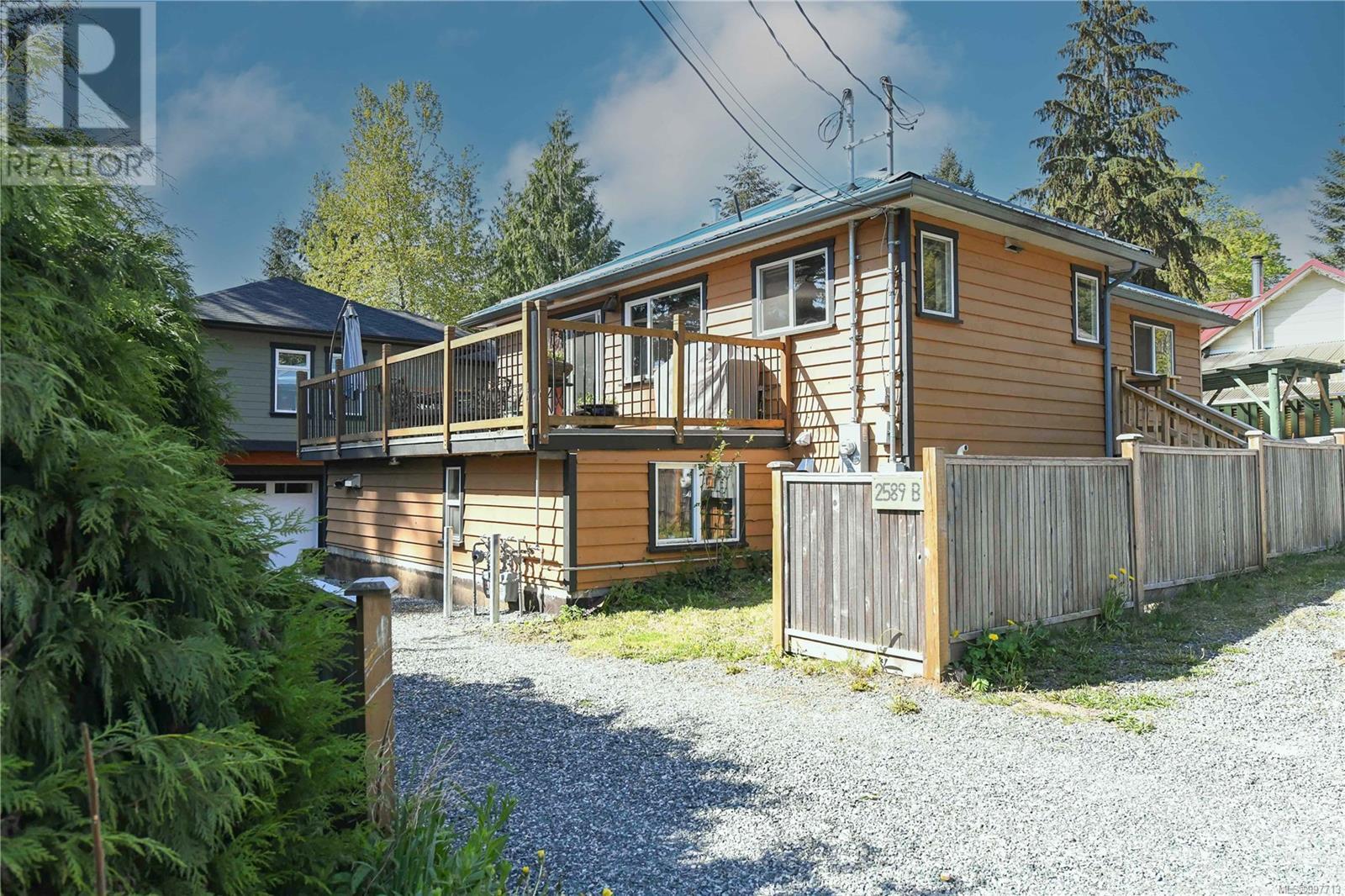 A&b 2589 Dunsmuir Ave, Cumberland, British Columbia  V0R 1S0 - Photo 5 - 997713