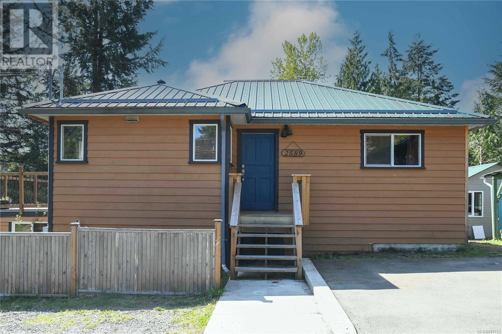A&b 2589 Dunsmuir Ave, Cumberland, British Columbia  V0R 1S0 - Photo 6 - 997713