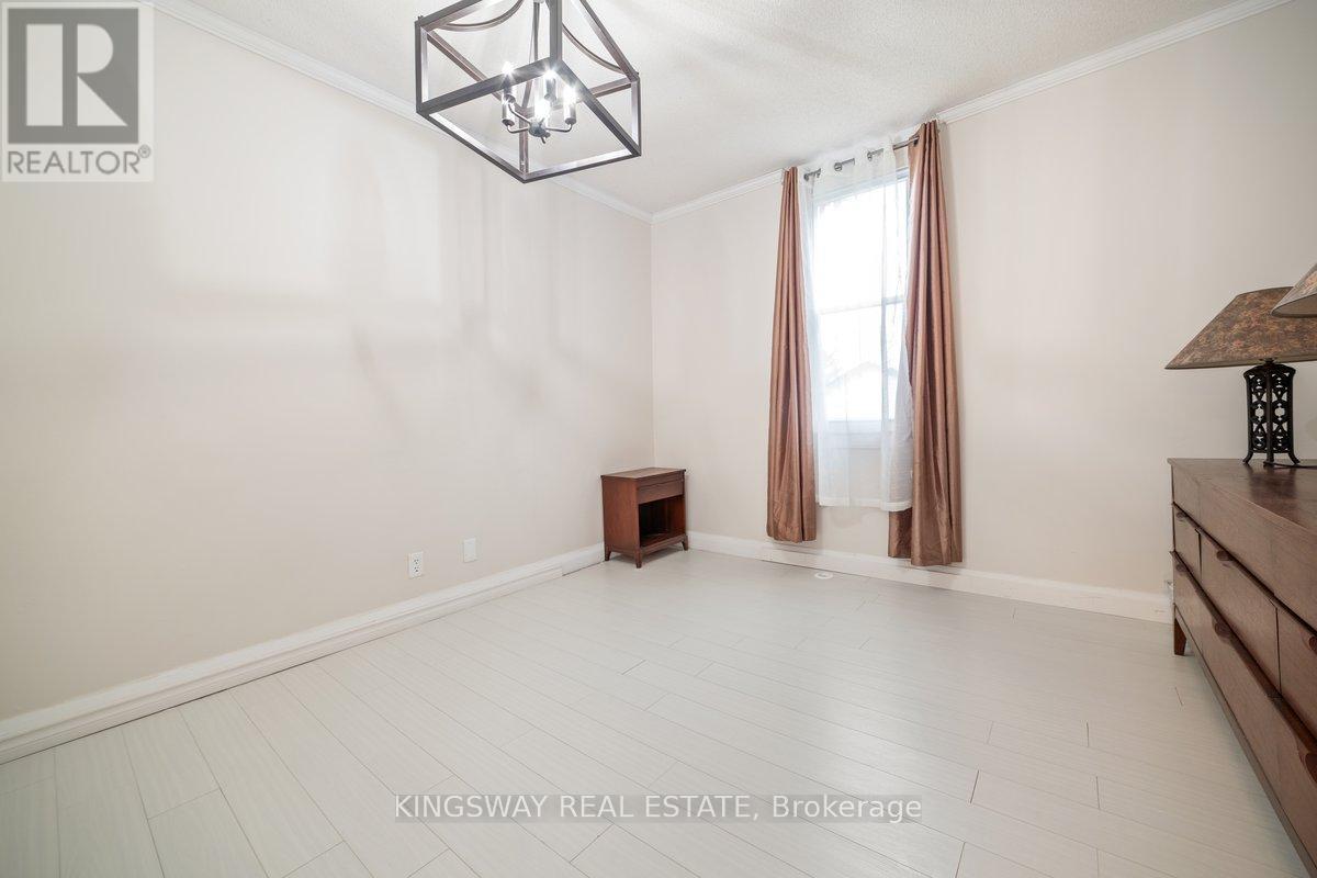 1144 Fisher Avenue, Burlington, Ontario  L7P 2L1 - Photo 10 - W12146025