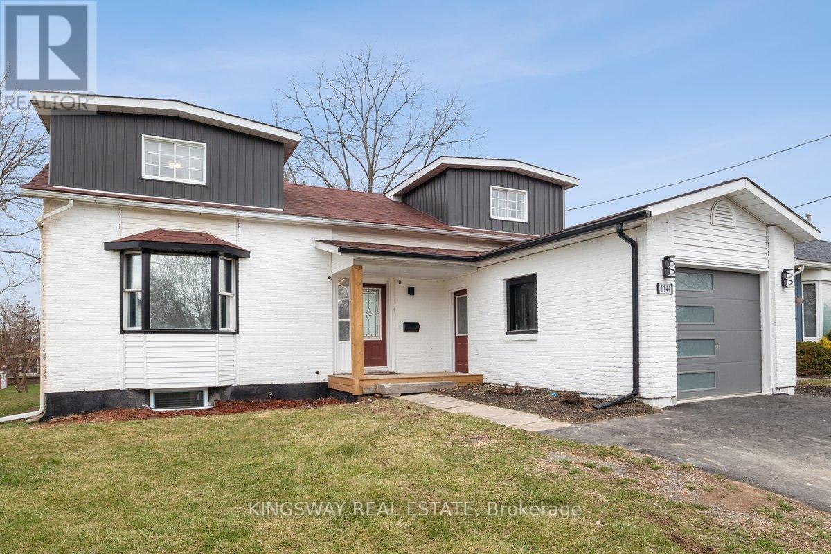 1144 Fisher Avenue, Burlington, Ontario  L7P 2L1 - Photo 2 - W12146025