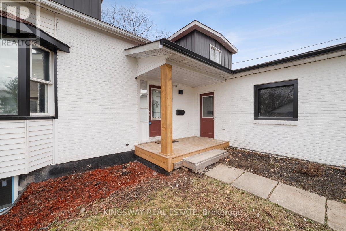 1144 Fisher Avenue, Burlington, Ontario  L7P 2L1 - Photo 3 - W12146025