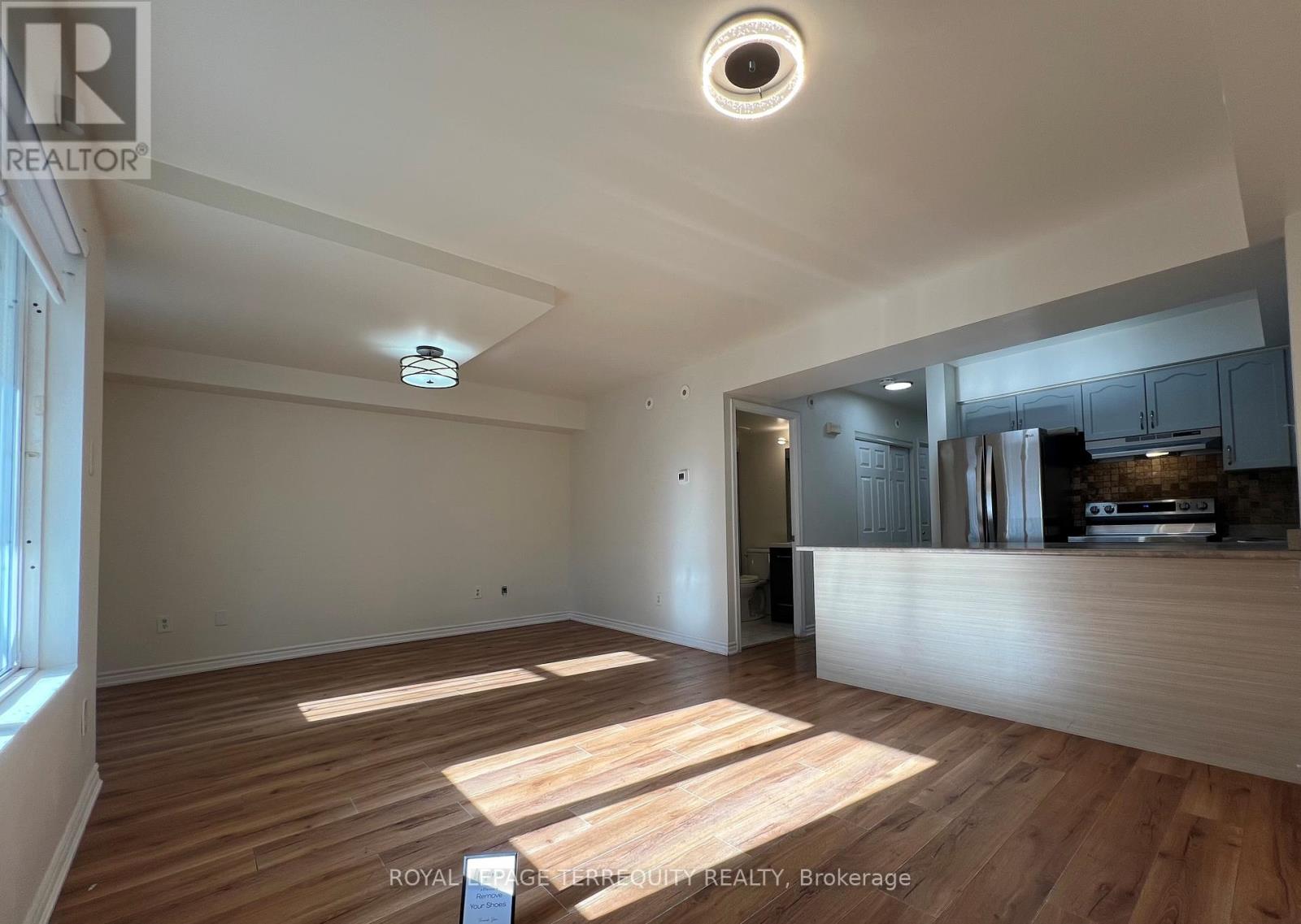 1055 - 95 George Appleton Way, Toronto, Ontario  M3M 0A2 - Photo 2 - W12146062