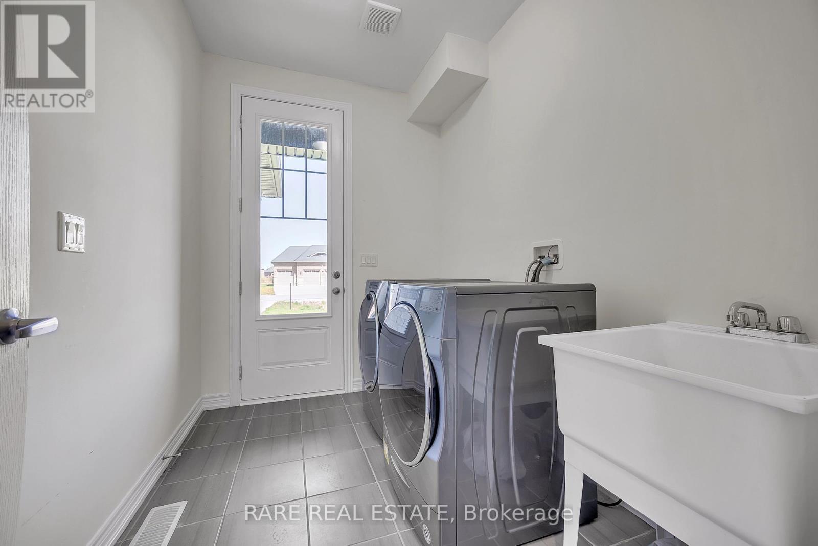 12 Wellers Way, Quinte West (Murray Ward), Ontario  K0K 1L0 - Photo 34 - X12146011