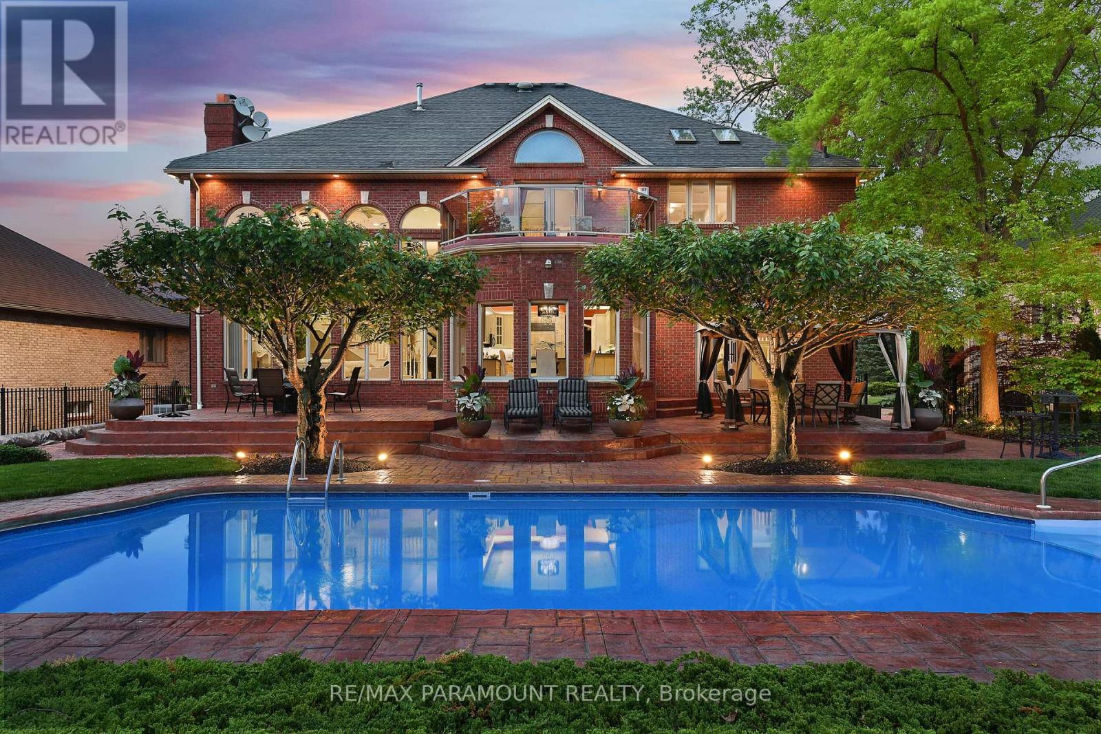 Property at 141 CLUBVIEW DRIVE image 1