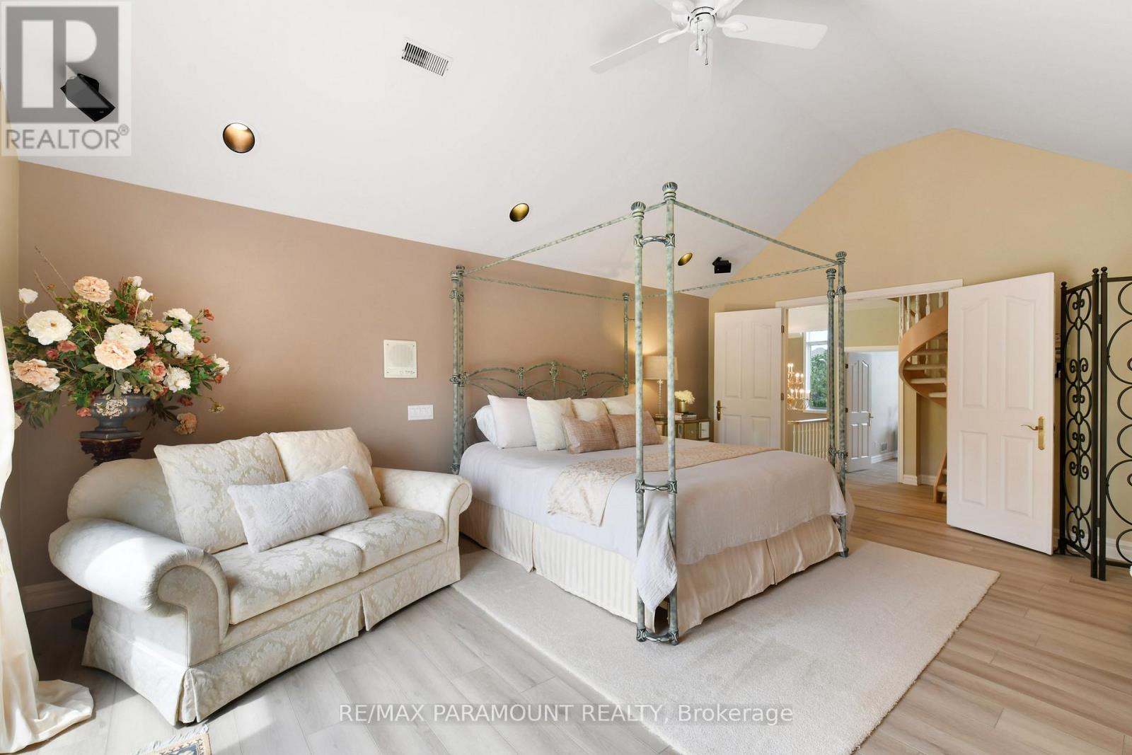 141 Clubview Drive, Amherstburg, Ontario  N9V 3Z2 - Photo 26 - X12146036