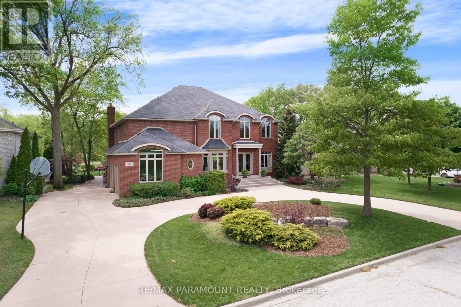 Property at 141 CLUBVIEW DRIVE image 3