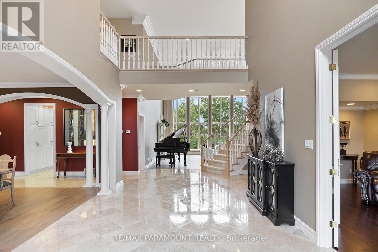Property at 141 CLUBVIEW DRIVE image 4