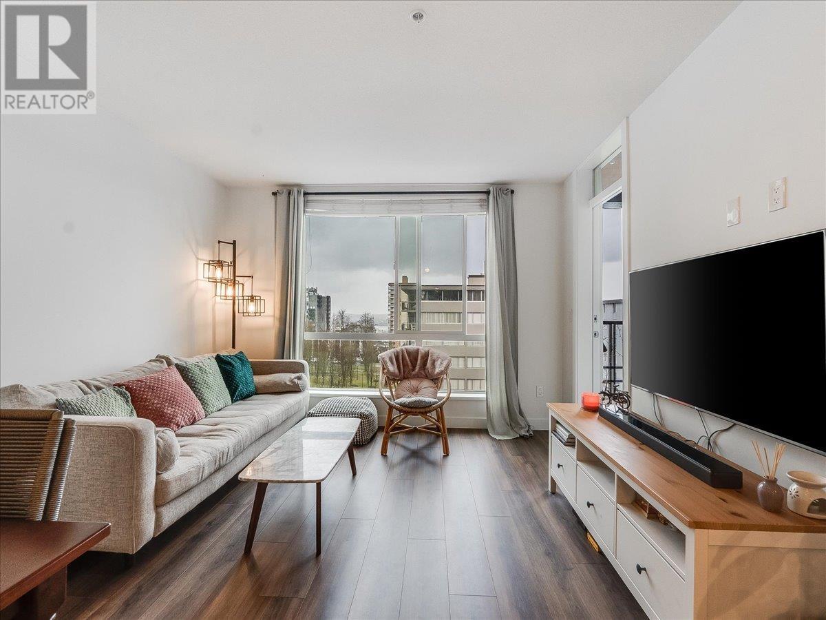 406 108 E 8TH STREET, North Vancouver, British Columbia