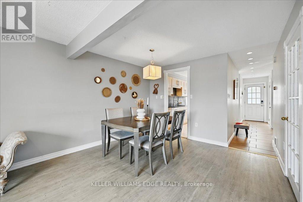 2338 Malcolm Crescent, Burlington, Ontario  L7P 4H4 - Photo 3 - W12075642