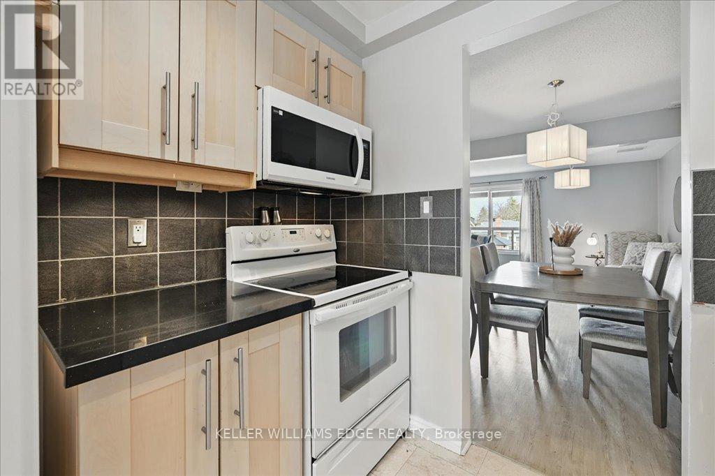 2338 Malcolm Crescent, Burlington, Ontario  L7P 4H4 - Photo 9 - W12075642