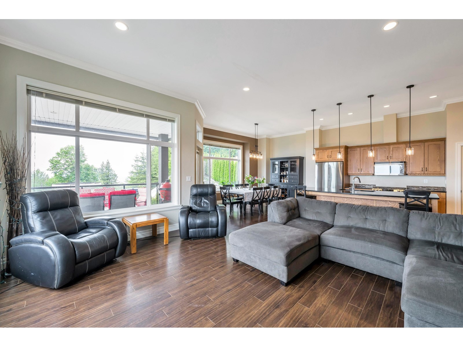 Property at 47137 MACFARLANE PLACE image 4