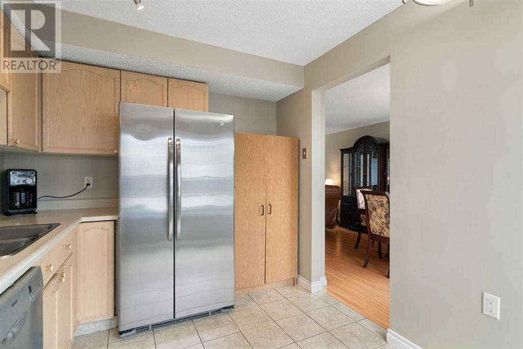 219 Coachway Lane Sw, Calgary, Alberta  T3H 2V9 - Photo 14 - A2213403