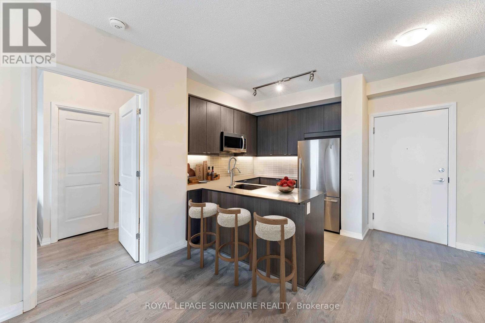 510 - 50 Thomas Riley Road, Toronto, Ontario  M9B 0C5 - Photo 8 - W12146065