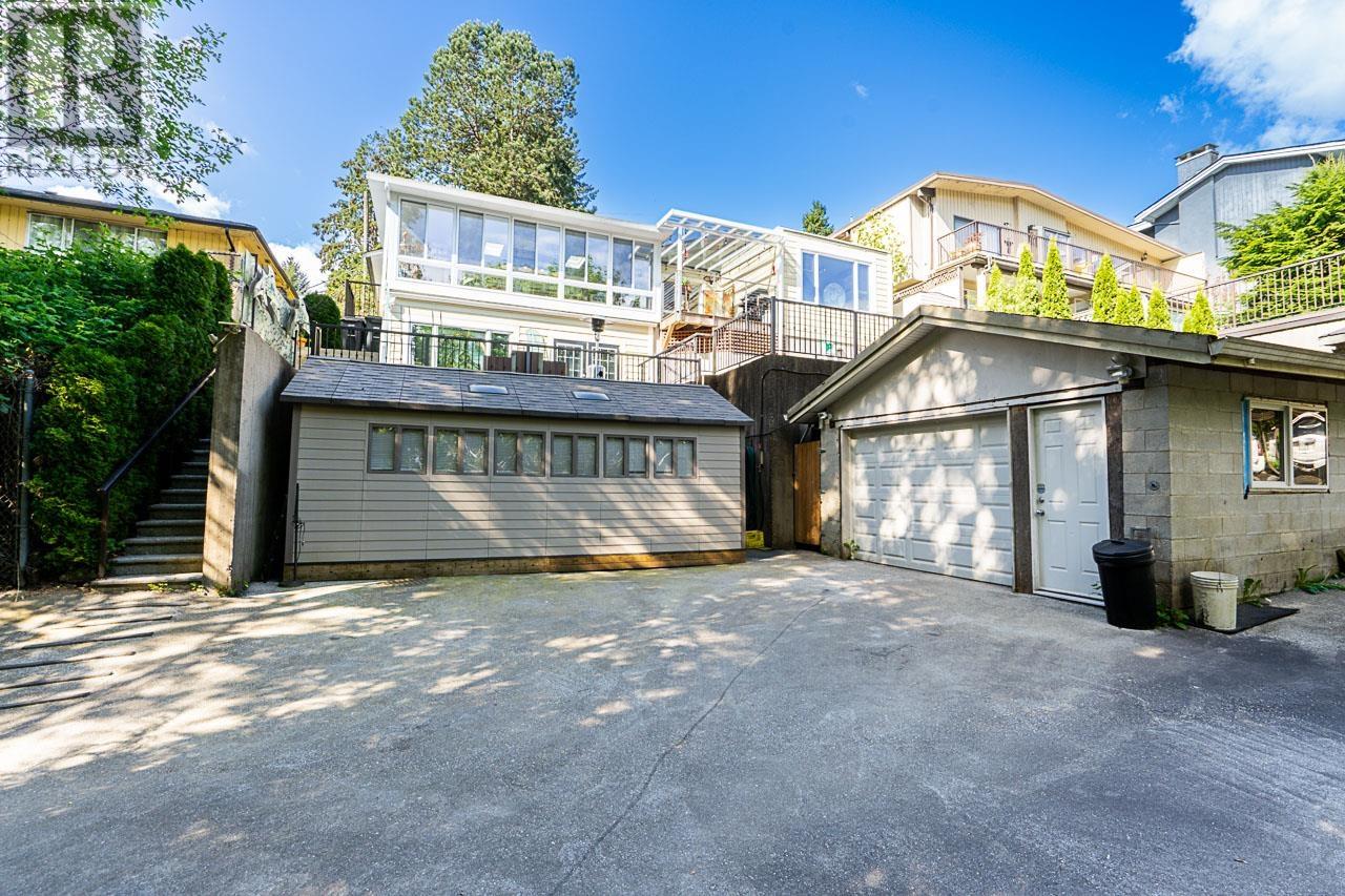5823 Highfield Drive, Burnaby, British Columbia  V5B 1E4 - Photo 22 - R3002171
