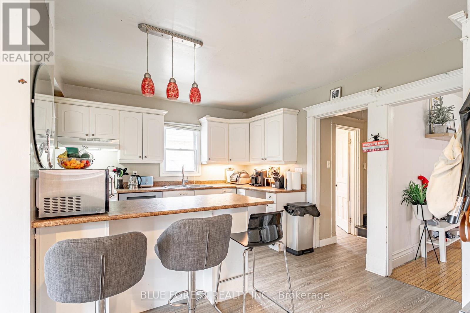 232 Bernard Avenue, London East (East B), Ontario  N6A 2M8 - Photo 7 - X12146125