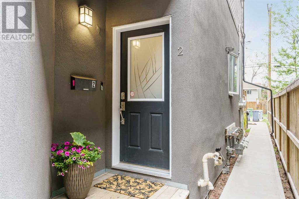 Property at 2, 4726 17 Avenue NW image 2