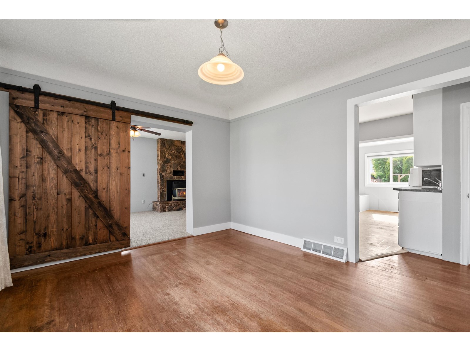9739 Sidney Street, Chilliwack Proper West, Chilliwack, British Columbia  V2P 4G5 - Photo 14 - R3002517
