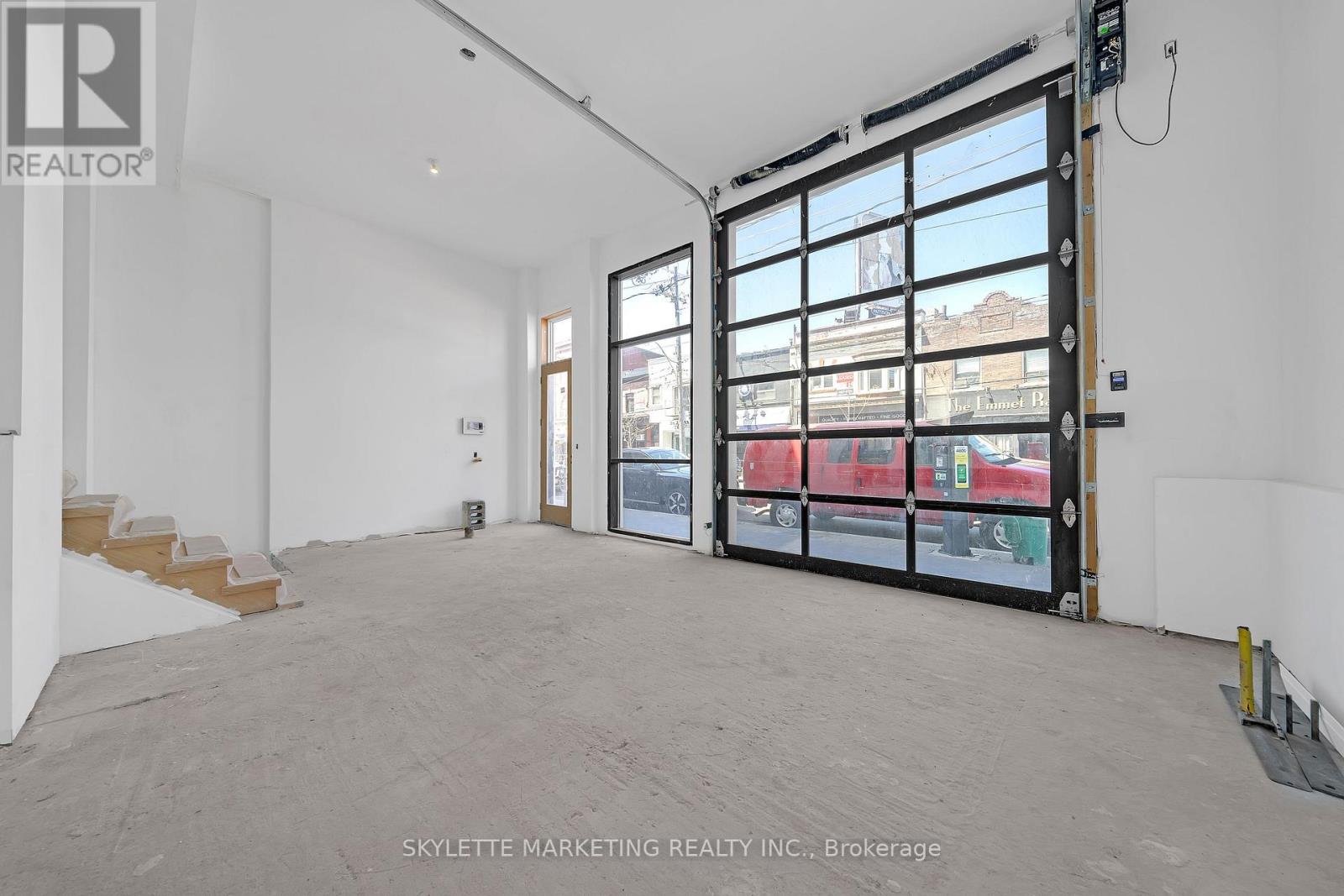 Main - 923 College Street, Toronto, Ontario  M6H 1A1 - Photo 8 - C12146106