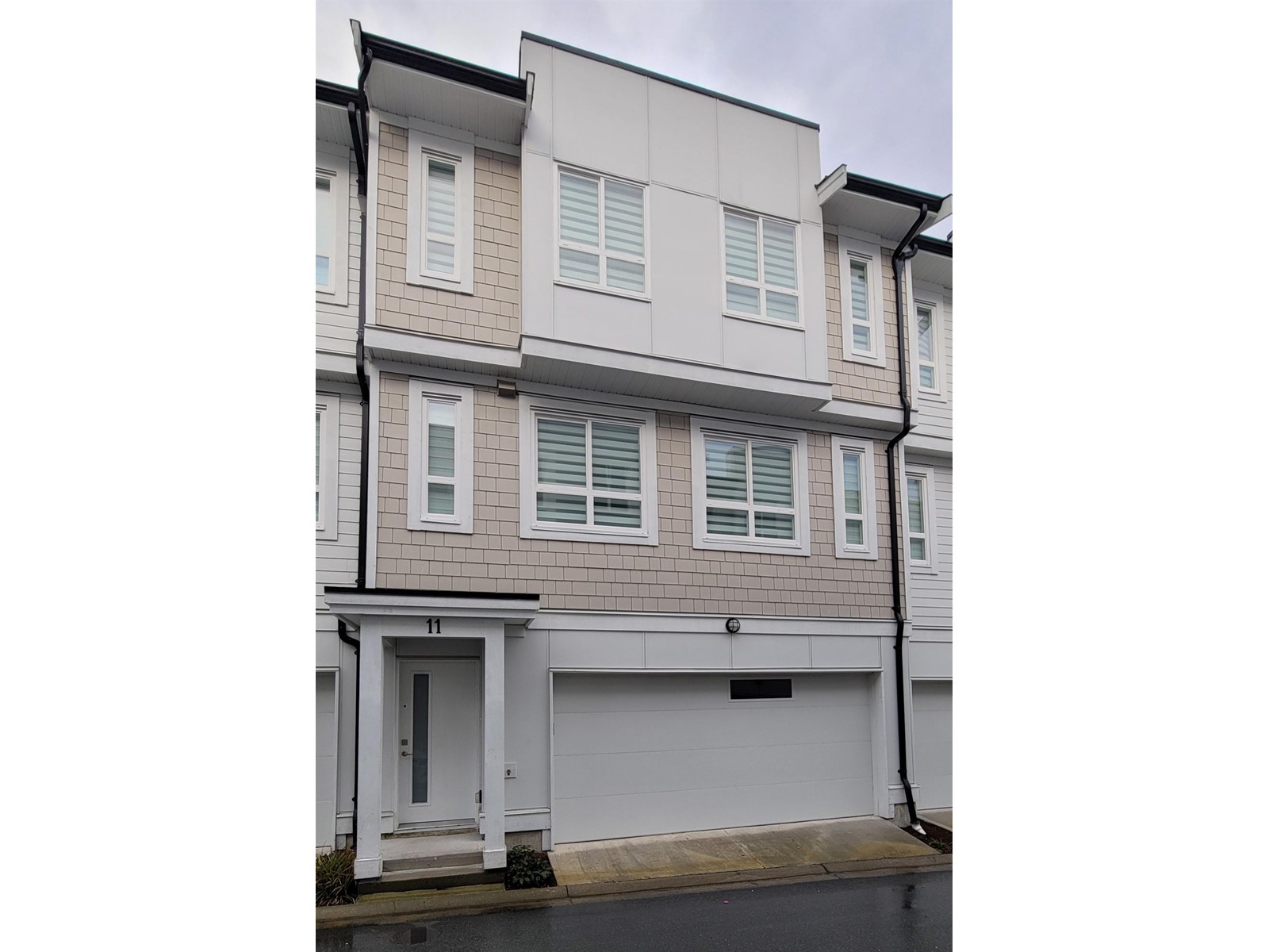 11 8181 135A STREET, surrey, British Columbia