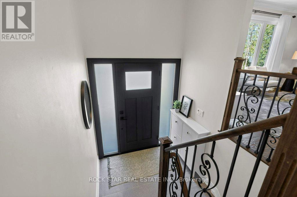 468 Sparling Crescent, Burlington, Ontario  L7L 5J4 - Photo 6 - W12146135