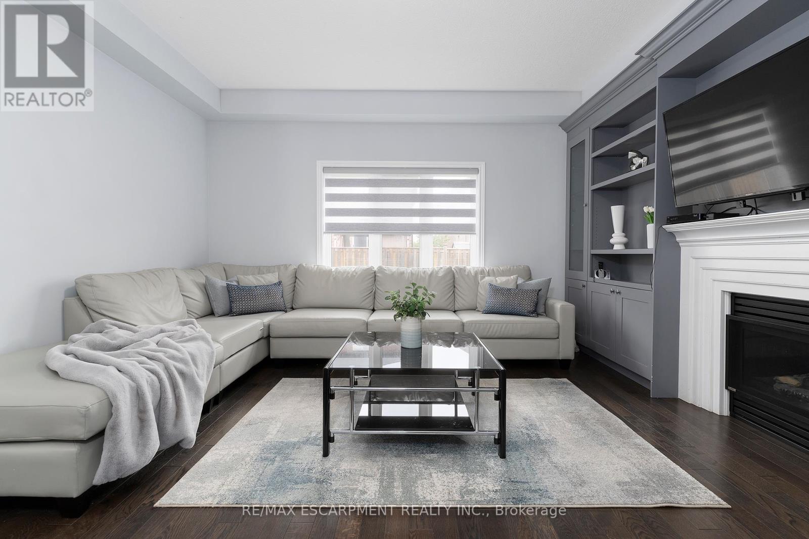24 Dunvegan Place, Hamilton, Ontario  L9B 0H5 - Photo 11 - X12146128