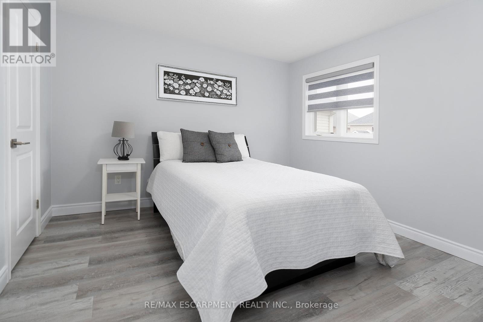 24 Dunvegan Place, Hamilton, Ontario  L9B 0H5 - Photo 16 - X12146128