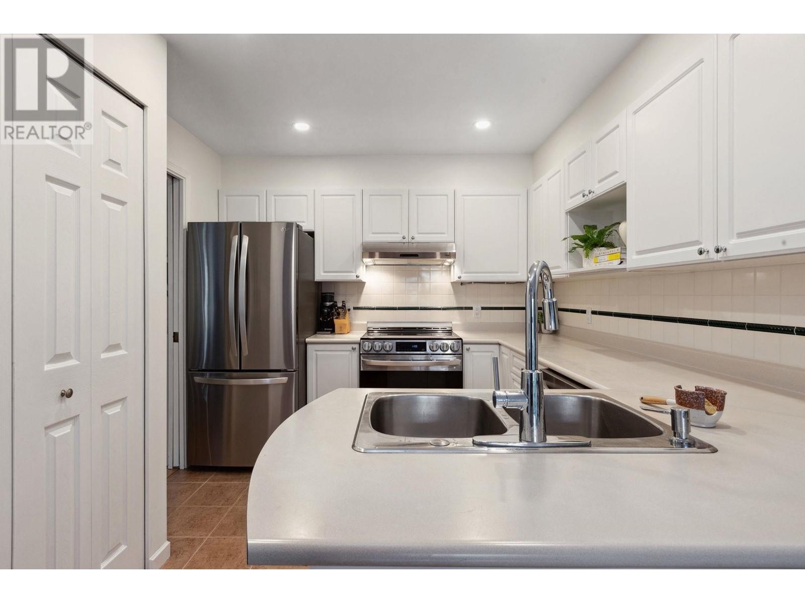 203 3600 Windcrest Drive, North Vancouver, British Columbia  V7G 2S5 - Photo 14 - R3002556