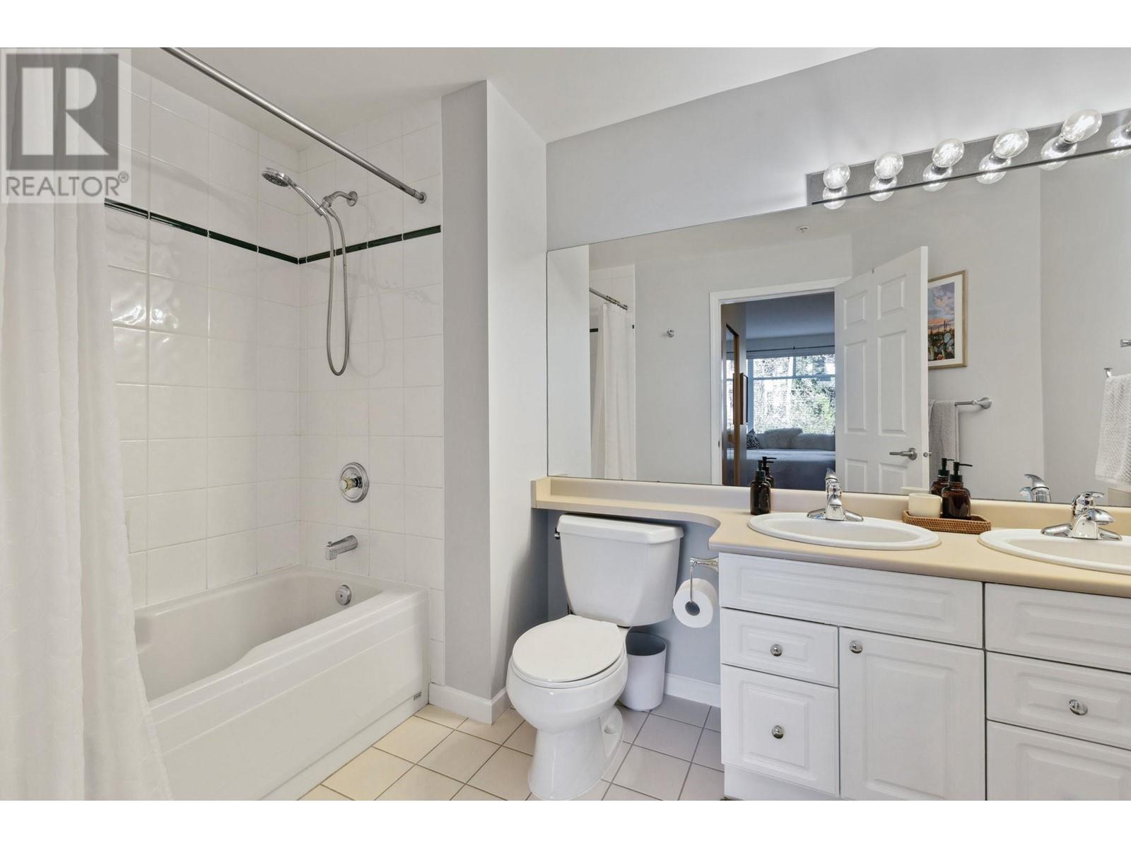 203 3600 Windcrest Drive, North Vancouver, British Columbia  V7G 2S5 - Photo 25 - R3002556