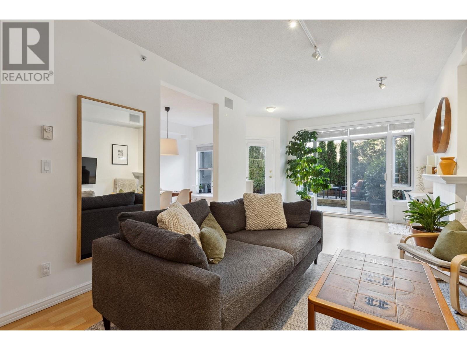 203 3600 Windcrest Drive, North Vancouver, British Columbia  V7G 2S5 - Photo 8 - R3002556