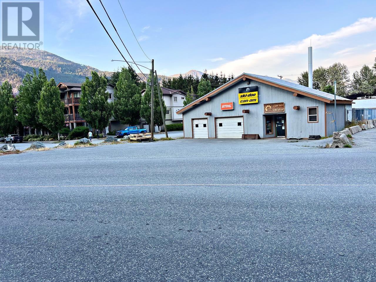 7446 Prospect Street, Pemberton, British Columbia  V0N 2L2 - Photo 18 - C8069184