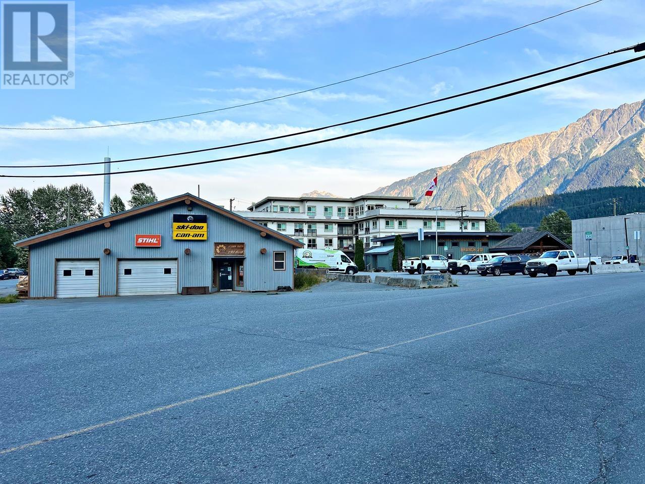 7446 Prospect Street, Pemberton, British Columbia  V0N 2L2 - Photo 4 - C8069184