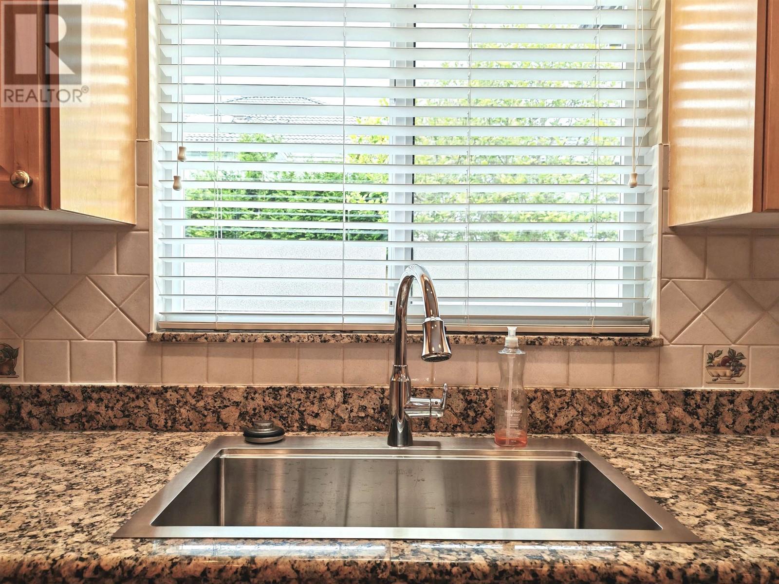 6451 Comstock Road, Richmond, British Columbia  V7C 2X5 - Photo 10 - R3002004