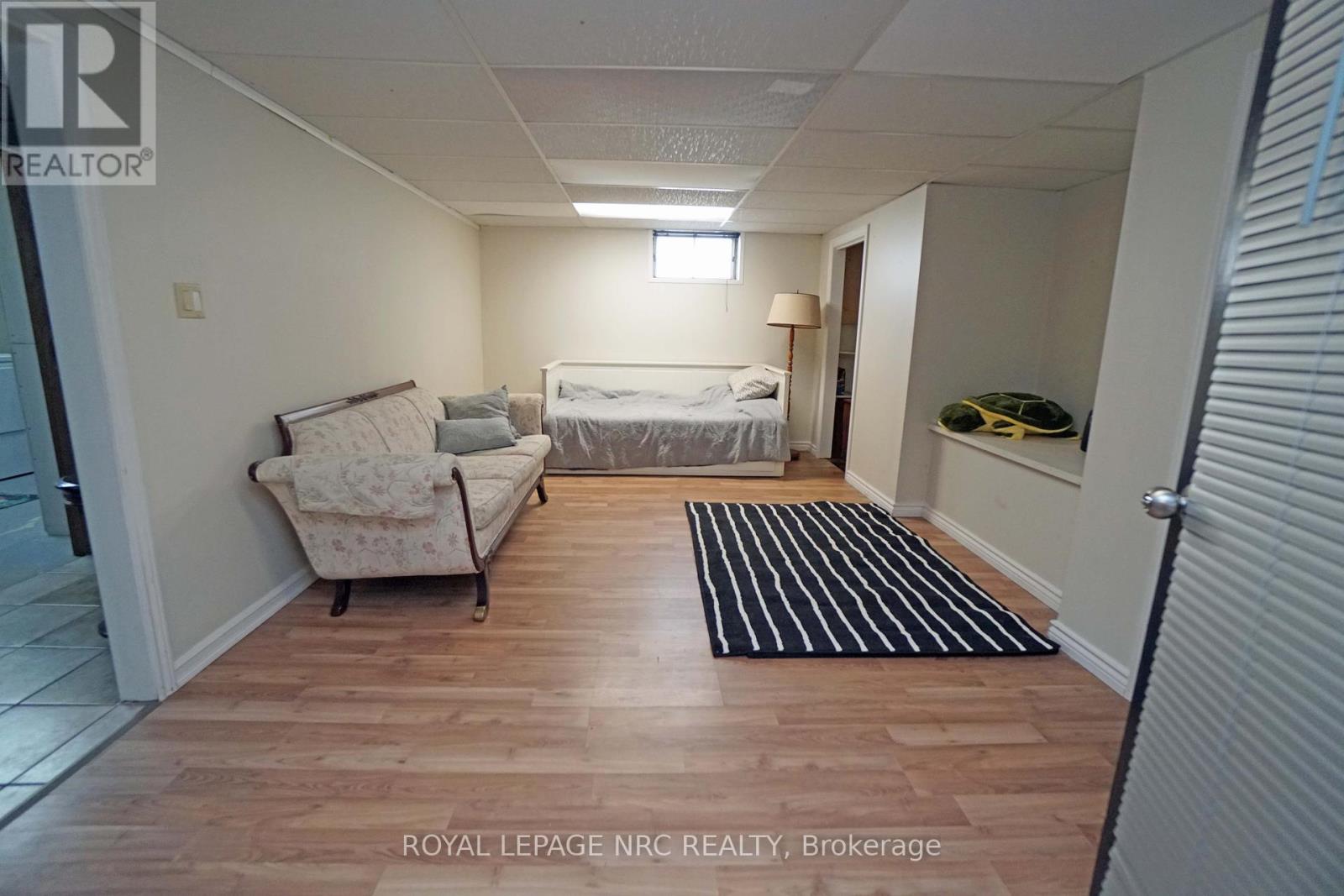 228 Pelham Road, St. Catharines (Western Hill), Ontario  L2S 1X6 - Photo 42 - X12146133