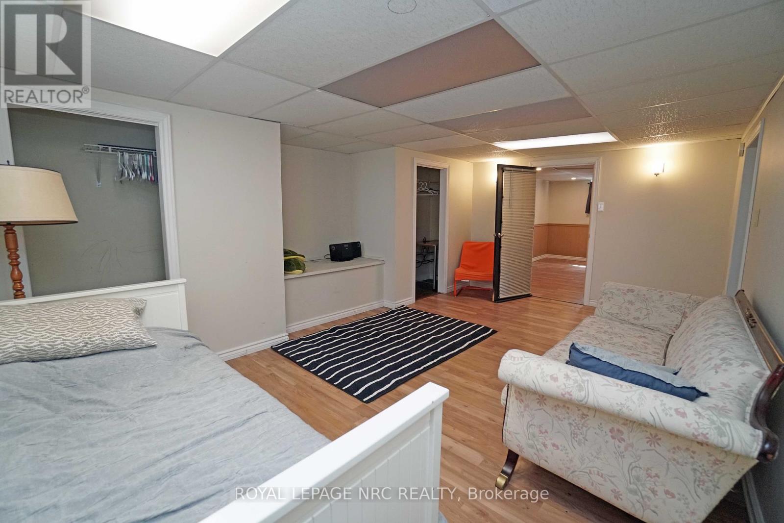 228 Pelham Road, St. Catharines (Western Hill), Ontario  L2S 1X6 - Photo 43 - X12146133